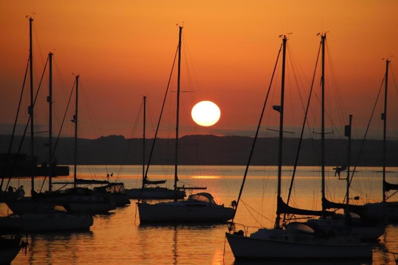 Ferienwohnung Ynys Lawd, Holyhead Marina Exterior foto